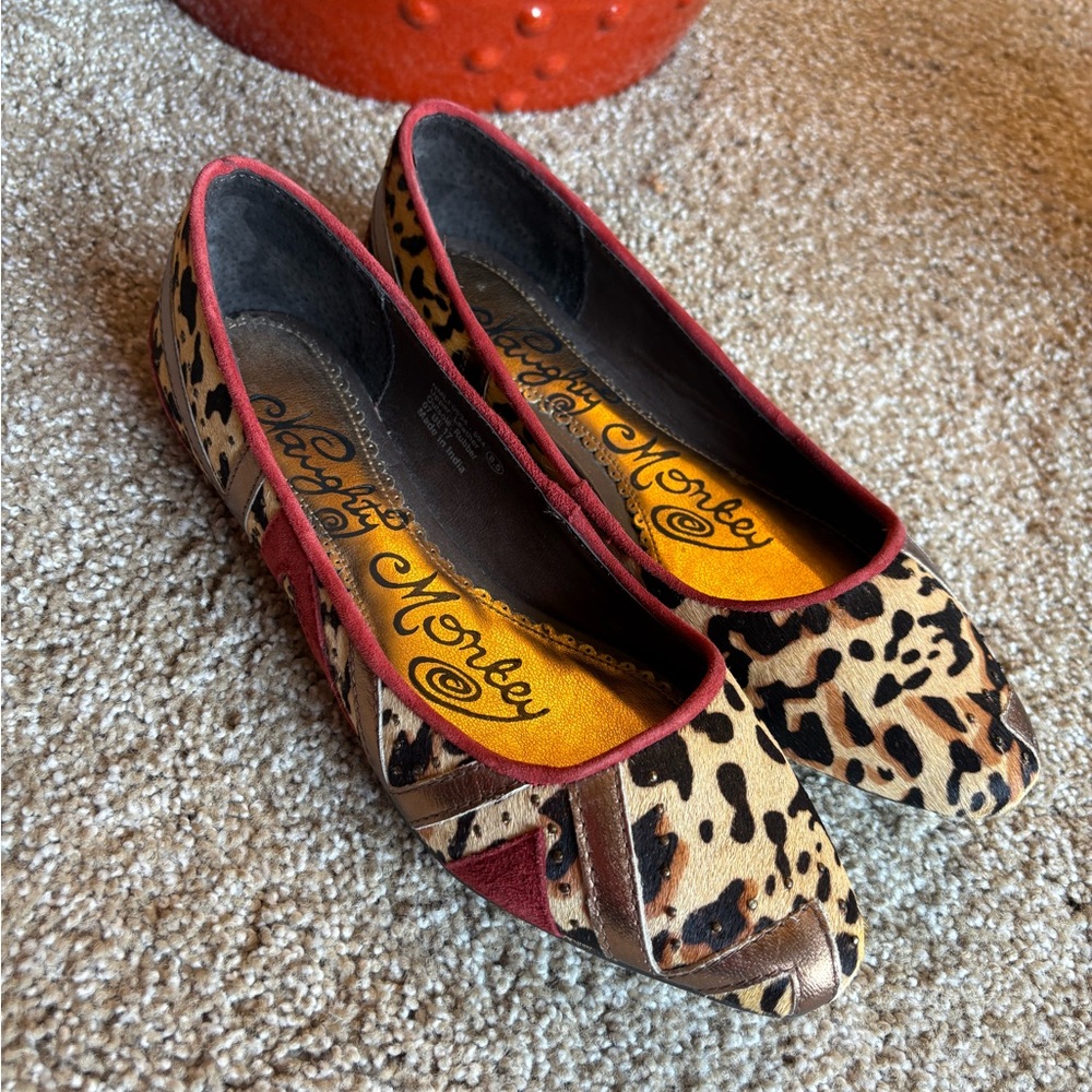 **BRAND NEW Naughty Monkey Animal Print Flats